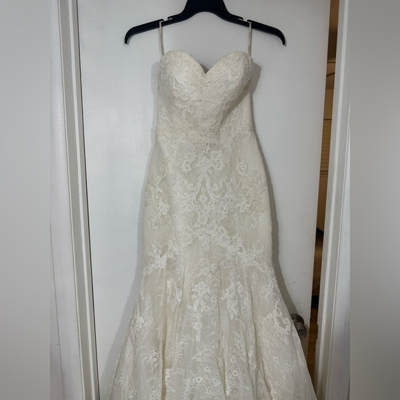 Pronovias bride dress elegant Lace Strapless Gown - Picture 1 of 16